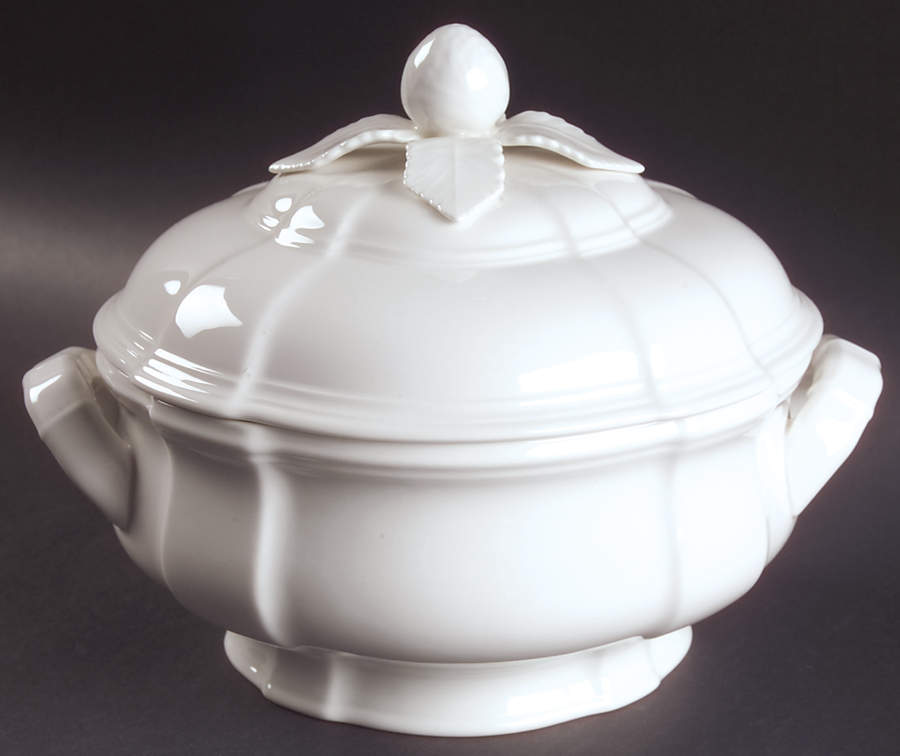 Chambord (White, Fine China) Round Covered Vegetable by Villeroy & Boch-1
