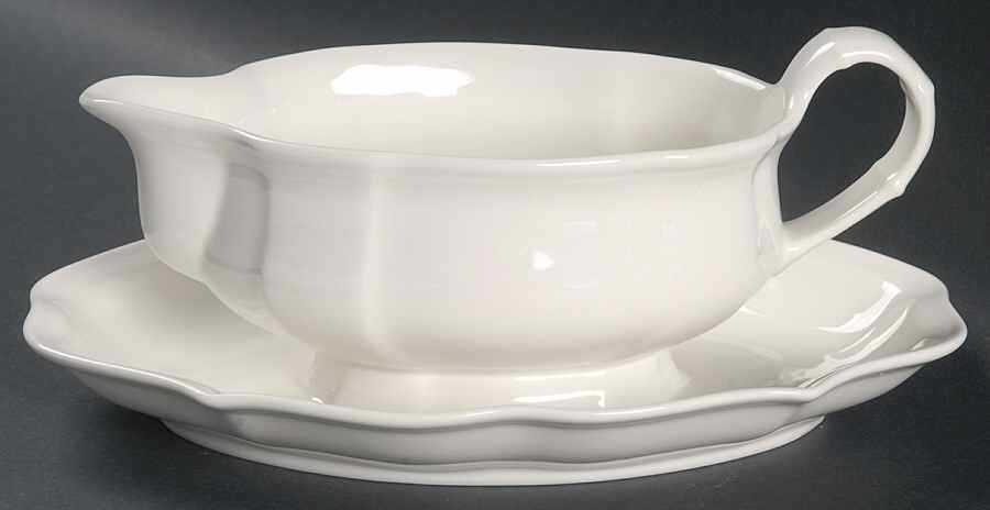Chambord (White, Fine China) Gravy Boat with Attached Underplate by Villeroy & Boch-1
