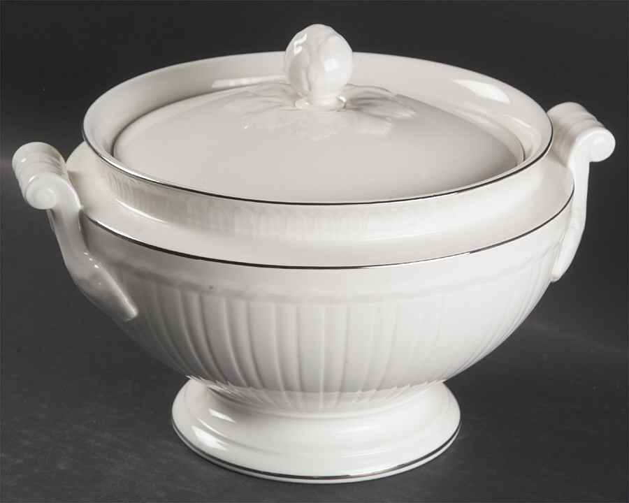 Palatino (Smooth Edge) Round Covered Vegetable by Villeroy & Boch-1