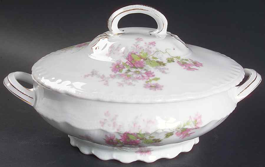 VTO39 Round Covered Vegetable by Victoria (Austria)-1