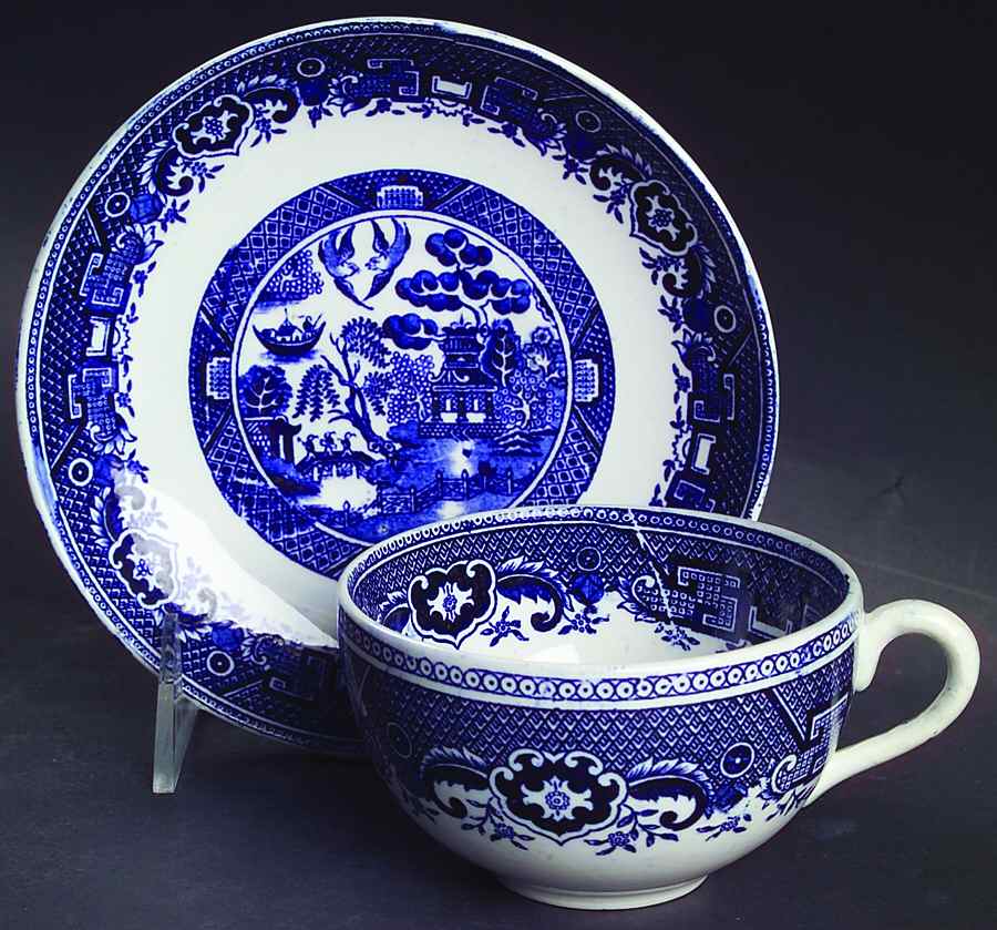Blue Willow Flat Cup & Saucer Set by Villeroy & Boch-1