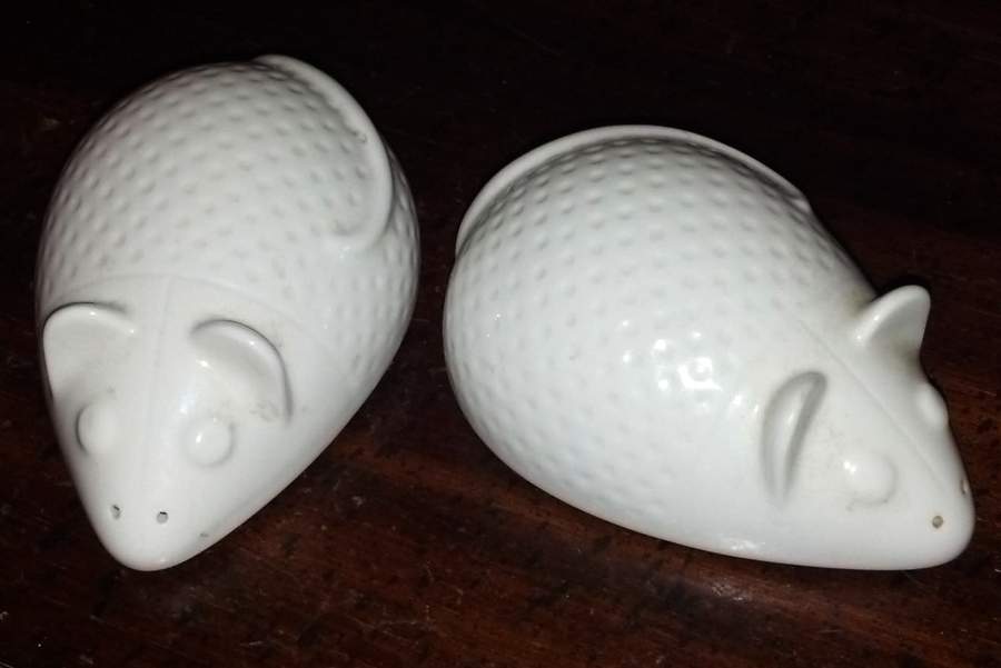 Tipo Mouse.Com Salt & Pepper Set by Villeroy & Boch-1
