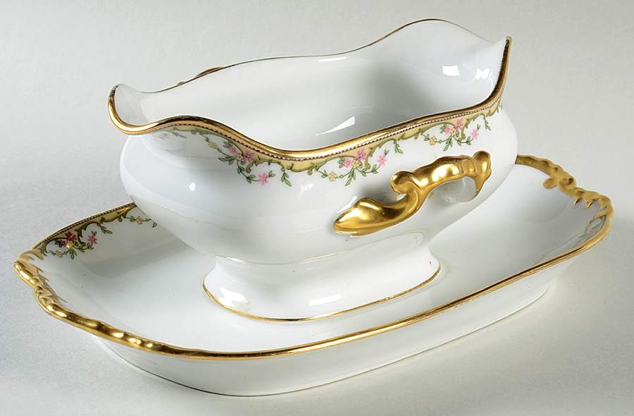 VIG86 Gravy Boat with Attached Underplate by Vignaud-1