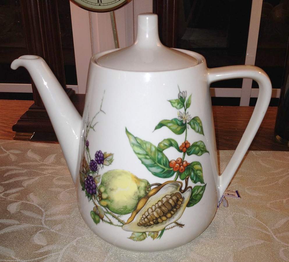 VIL74 Coffee Pot & Lid by Villeroy & Boch-1