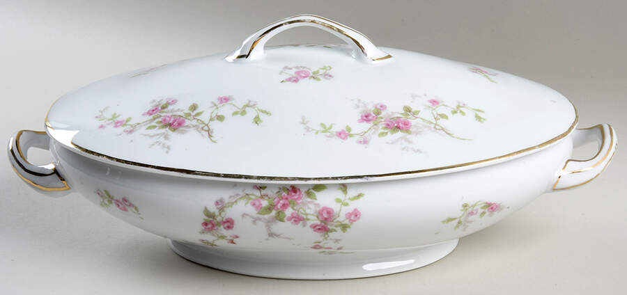 VTO46 Oval Covered Vegetable by Victoria (Austria)-1