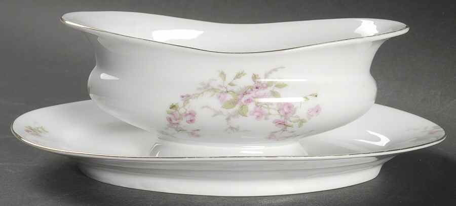 VTO46 Gravy Boat with Attached Underplate by Victoria (Austria)-1