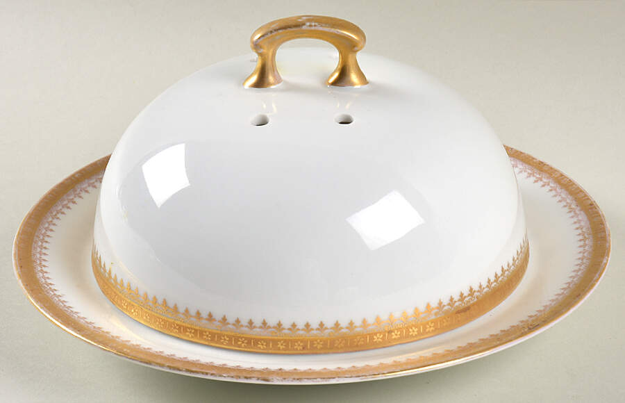 VTO47 Round Covered Butter by Victoria (Austria)-1