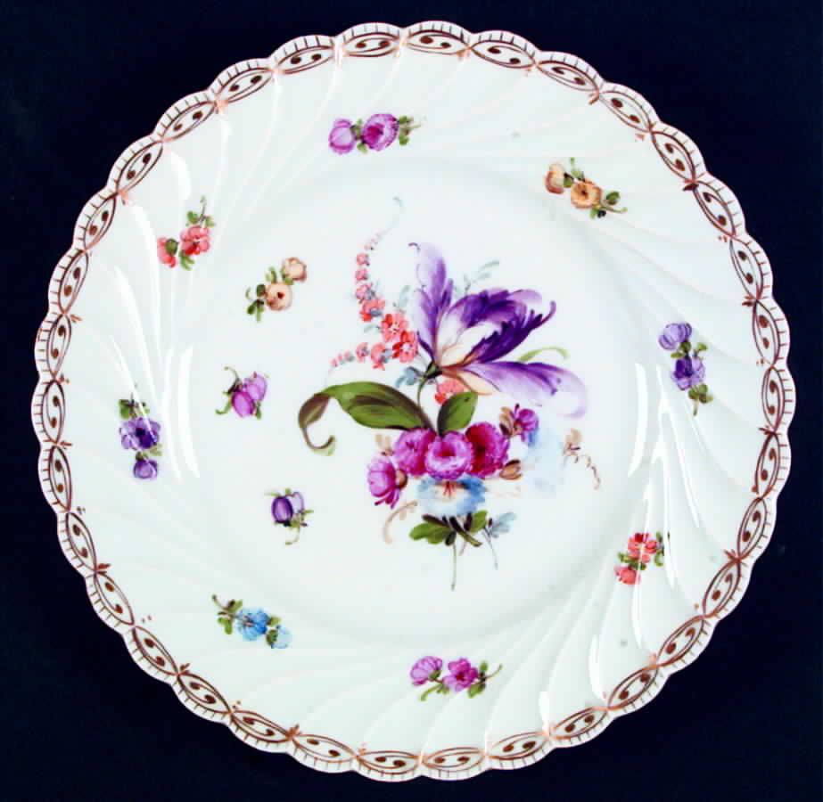VEB3 Dinner Plate by VEB (Germany)-1