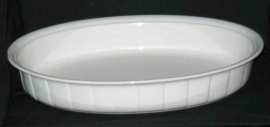 Bianco 13" Oval Baker by Villeroy & Boch-1