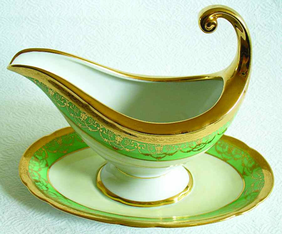 VIT189 Gravy Boat by Victoria (Czech)-1