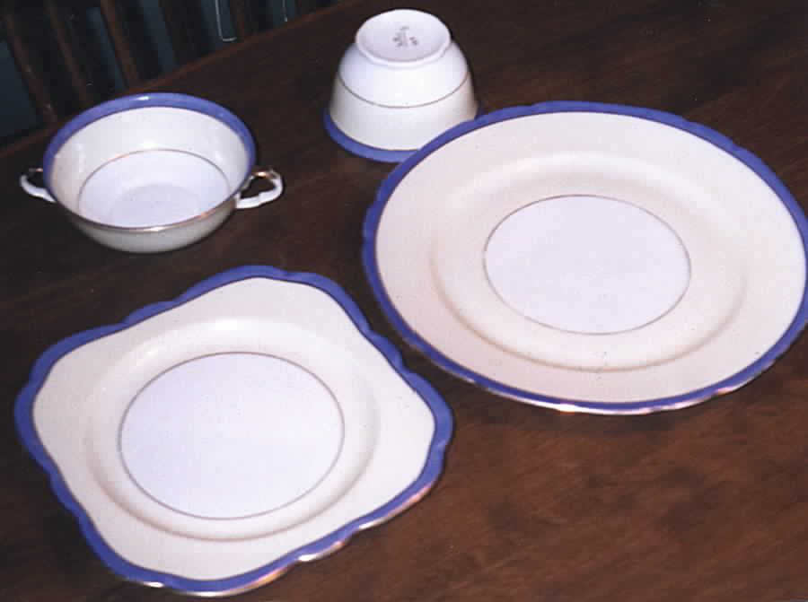 VIT193 Dinner Plate by Victoria (Czech)-1