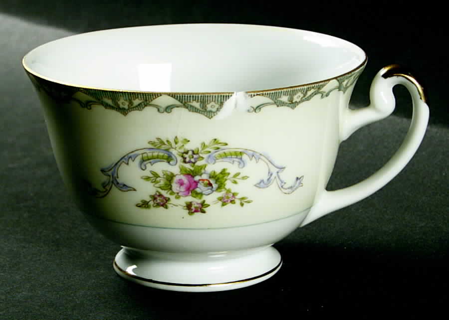 VCT1 Footed Cup by Victorian (Japan)-1
