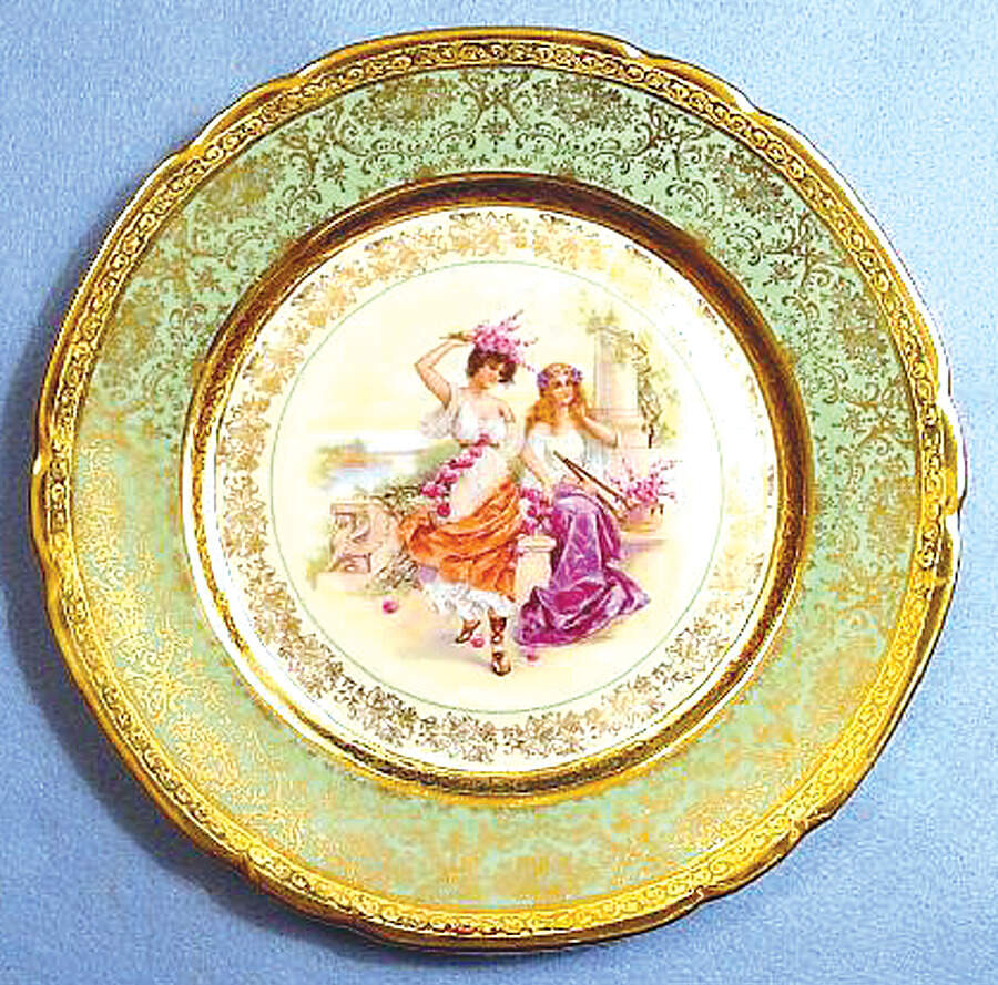 VIT203 Dinner Plate by Victoria (Czech)-1
