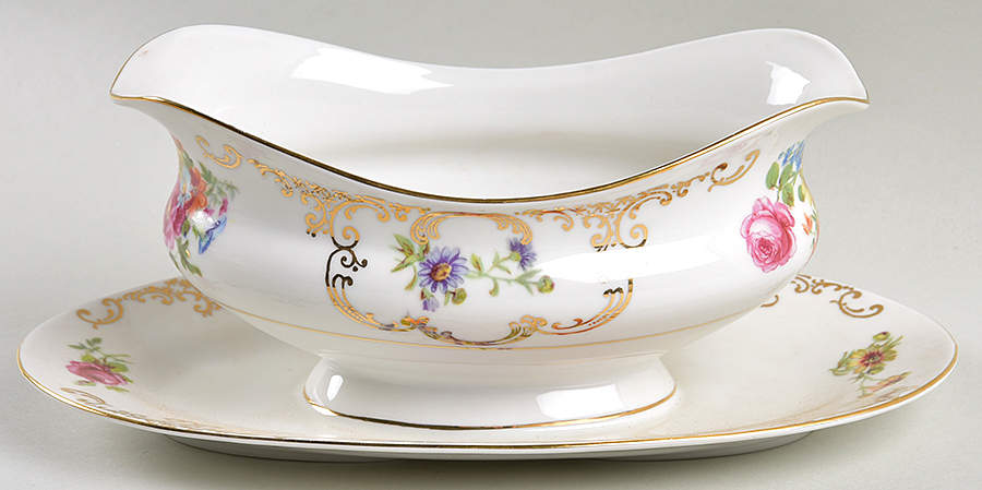 VIT208 Gravy Boat with Attached Underplate by Victoria (Czech)-1