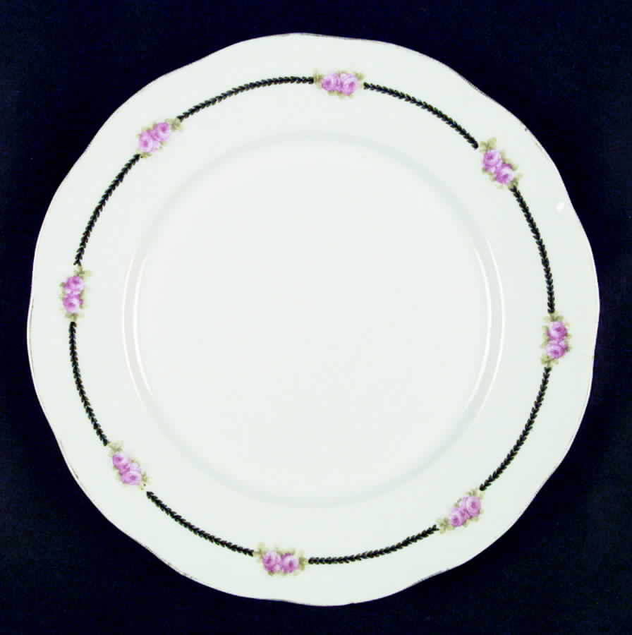 VTO58 Dinner Plate by Victoria (Austria)-1