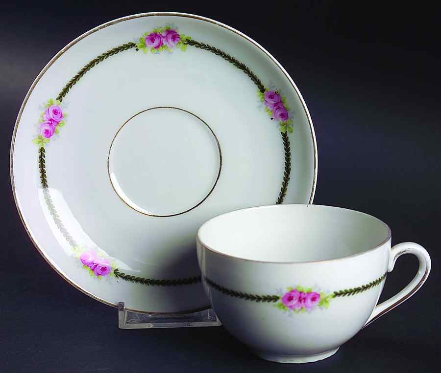 VTO58 Flat Cup & Saucer Set by Victoria (Austria)-1