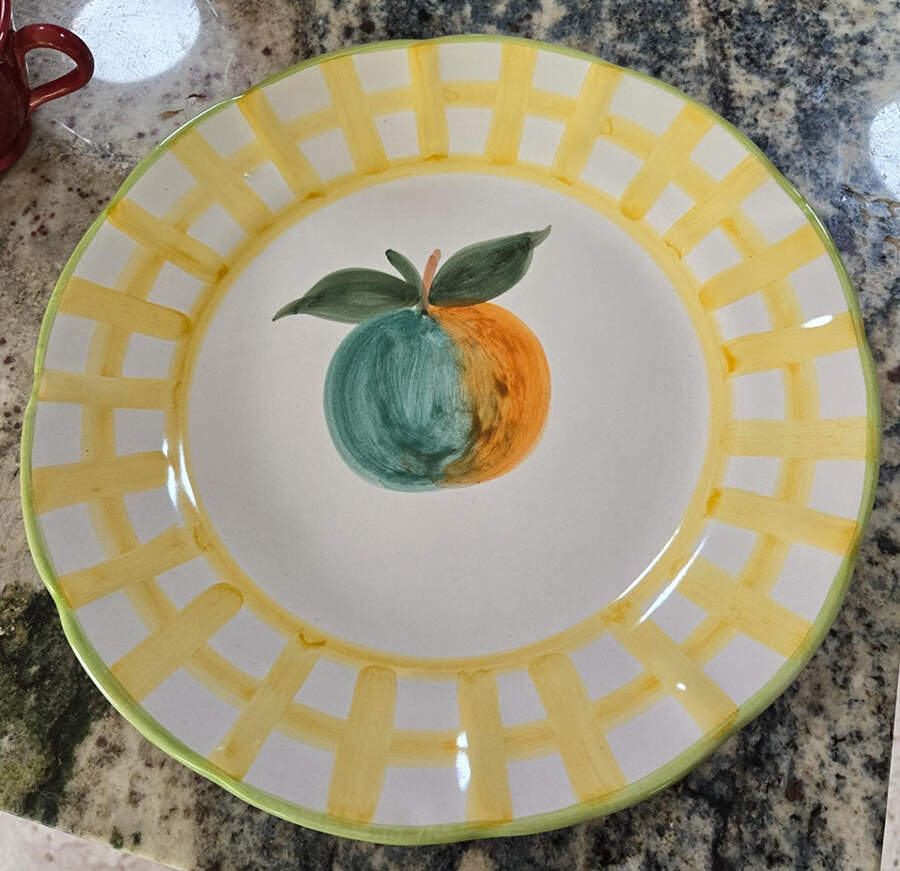 VIE34 Dinner Plate by Vietri (Italy)-1