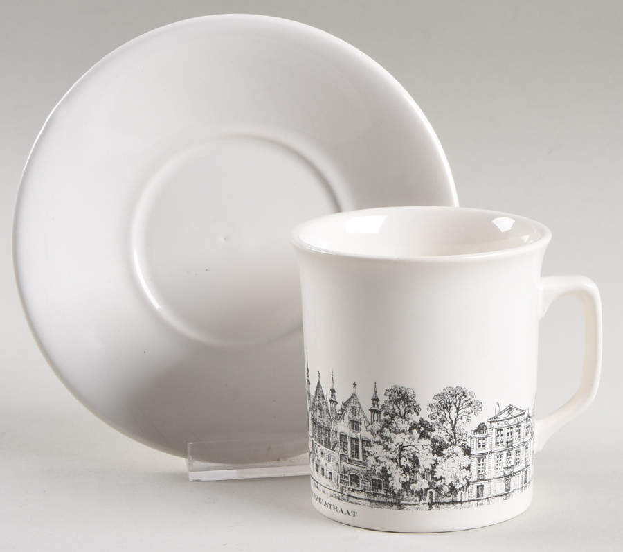 VIL84 Flat Cup & Saucer Set by Villeroy & Boch-1