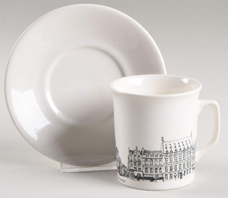 VIL84 Flat Cup & Saucer Set by Villeroy & Boch-1