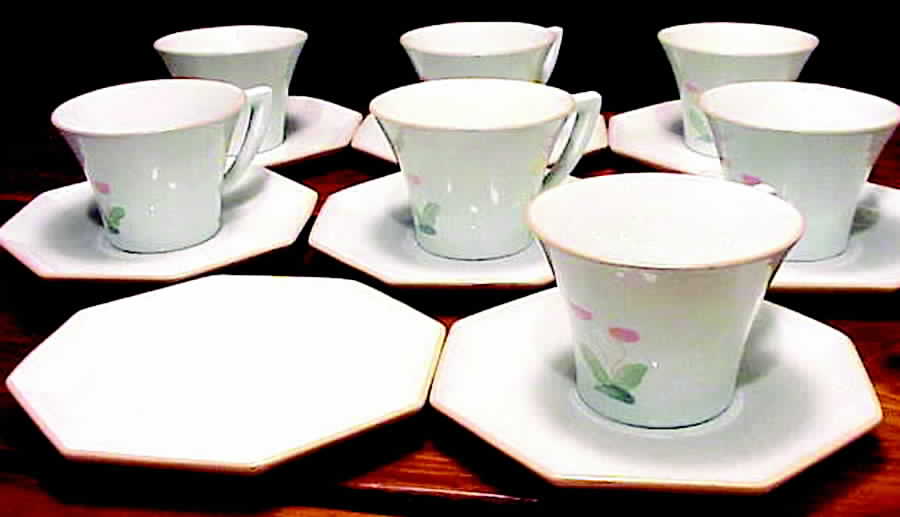 VLL1 Flat Cup & Saucer Set by Vally Werner-1