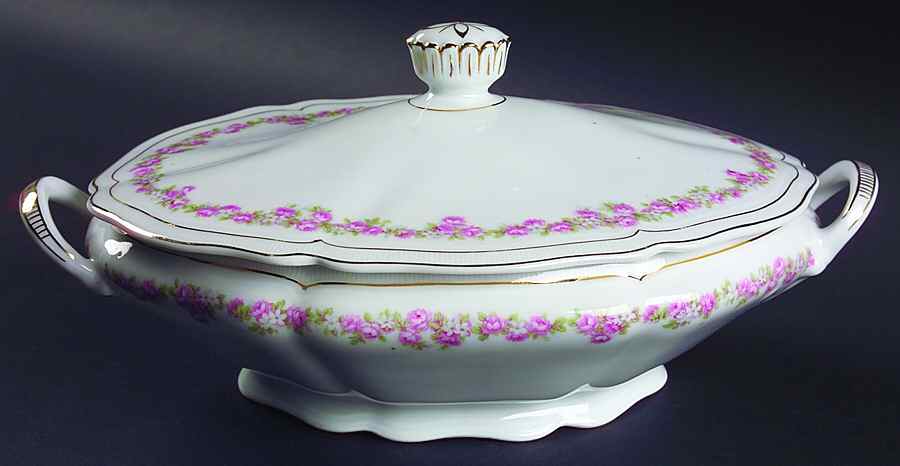 VNN9 Oval Covered Vegetable by Vienna-1