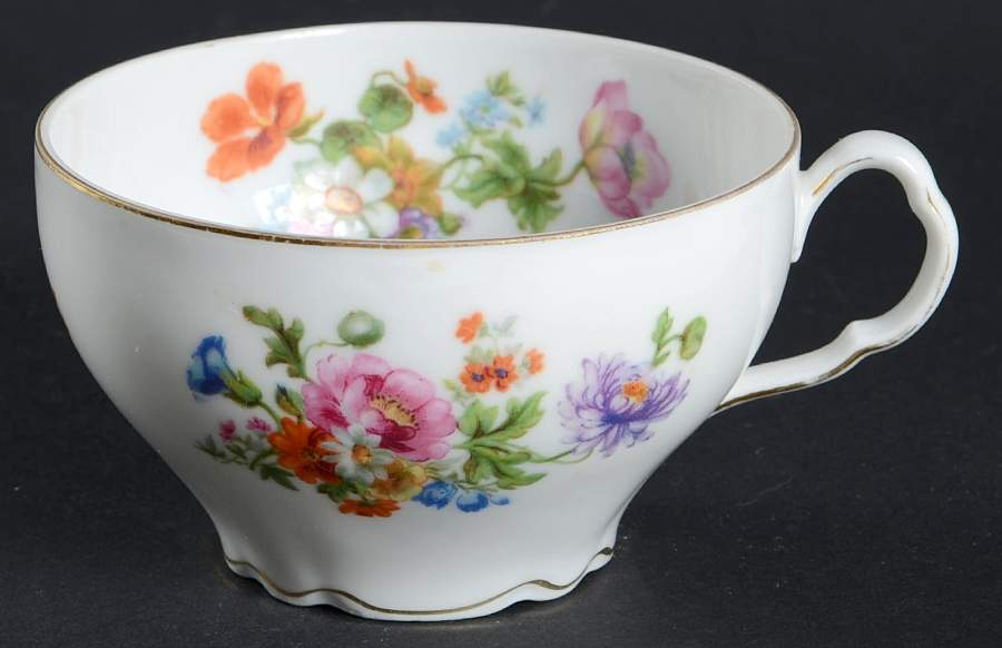 VIT220 Footed Cup by Victoria (Czech)-1