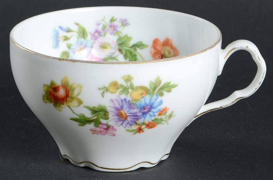 VIT220 Footed Cup by Victoria (Czech)-1