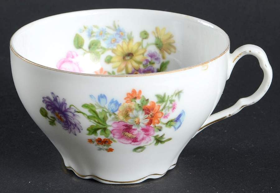VIT220 Footed Cup by Victoria (Czech)-1