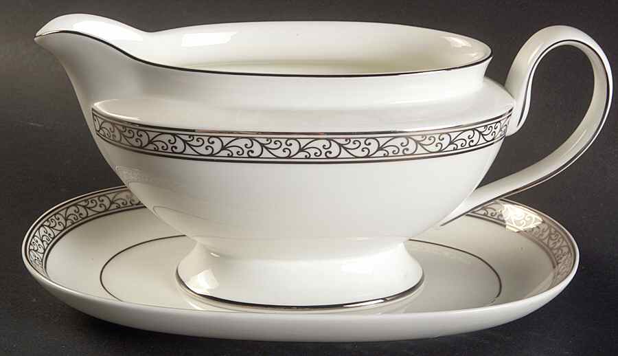 Eloise Gravy Boat & Underplate/Relish by Villeroy & Boch-1