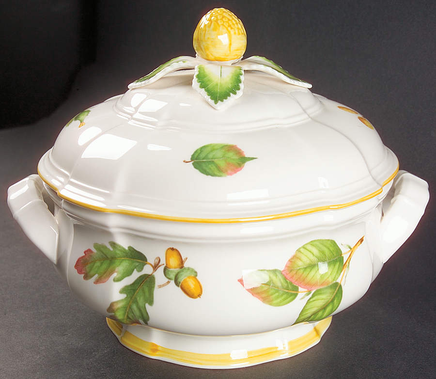 Parkland Round Covered Vegetable by Villeroy & Boch-1