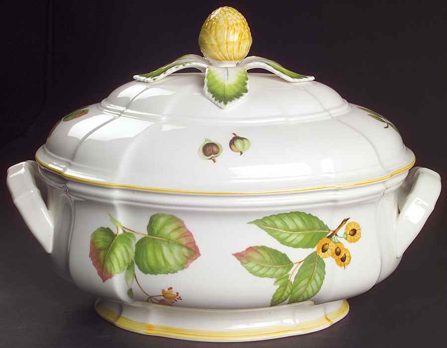 Parkland Oval Tureen & Lid by Villeroy & Boch-1
