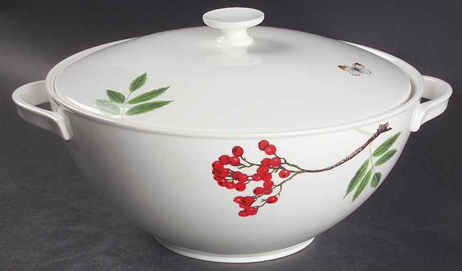 Wildberries Tureen &  Lid by Villeroy & Boch-1