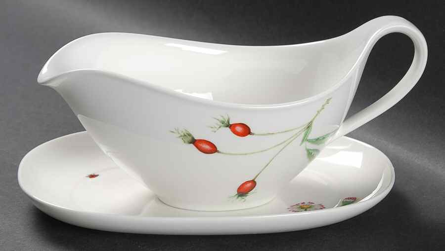 Wildberries Gravy Boat & Underplate/Relish by Villeroy & Boch-1