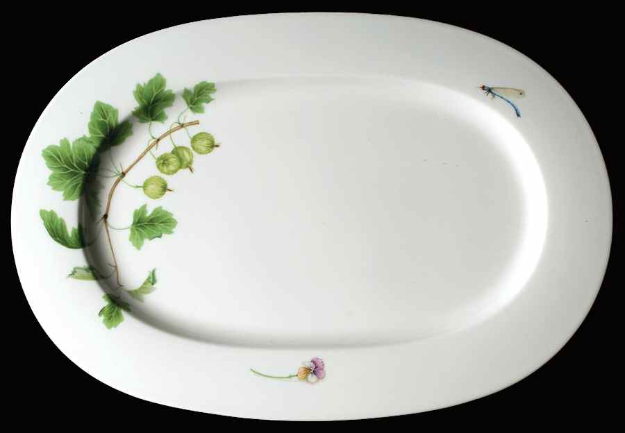 Wildberries 16" Oval Serving Platter by Villeroy & Boch-1