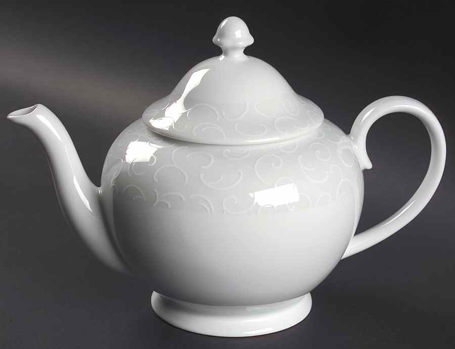 Arabesco Teapot & Lid by Vista Alegre-1