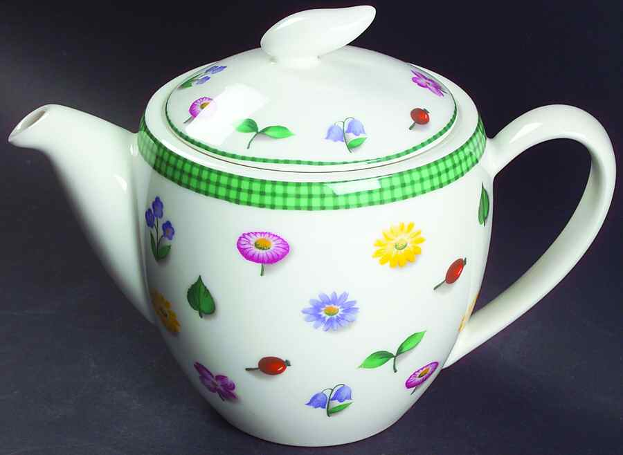 Spring Teapot & Lid by Vista Alegre-1
