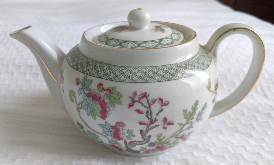 VTO66 Teapot & Lid by Victoria (Austria)-1