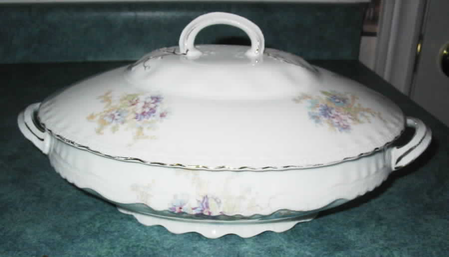 VTO68 Oval Covered Vegetable by Victoria (Austria)-1