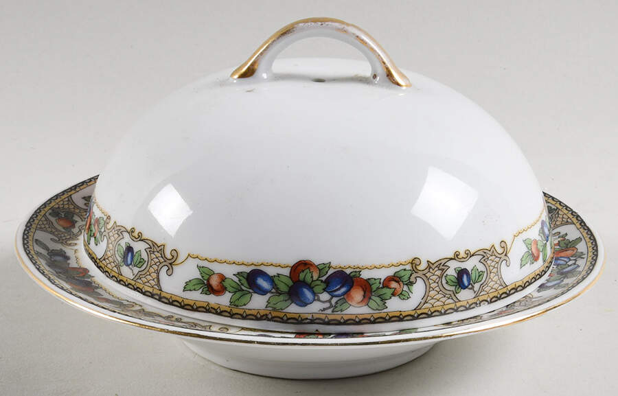 VIT413 Round Covered Butter by Victoria (Czech)-1
