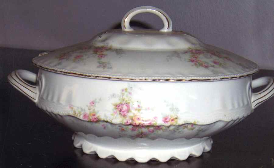 VTO70 Oval Covered Vegetable by Victoria (Austria)-1