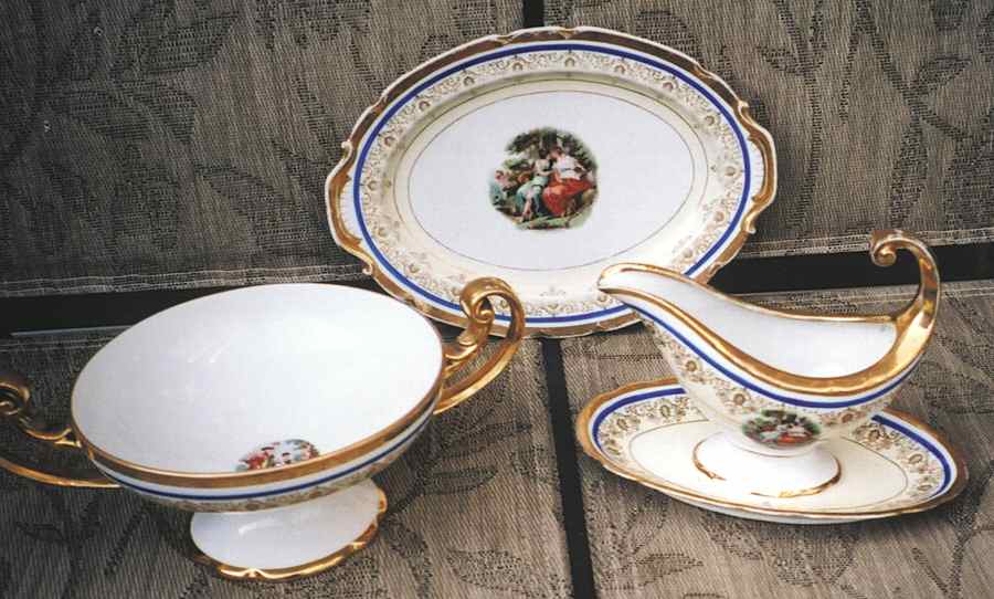 VIT226 14" Oval Serving Platter by Victoria (Czech)-1