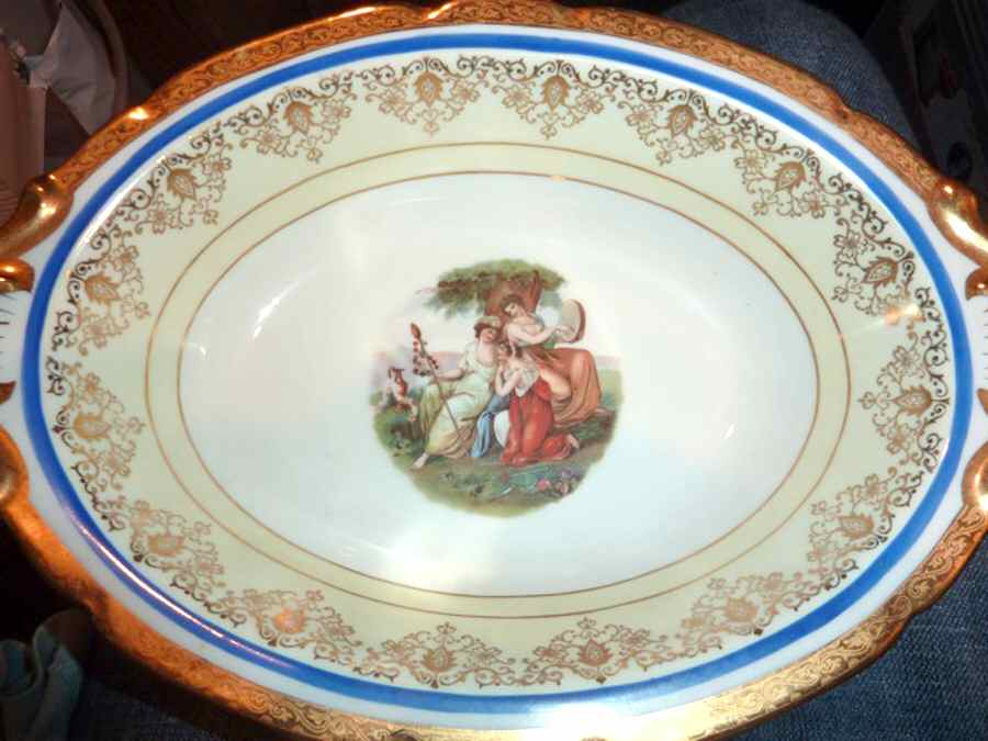 VIT226 12" Oval Serving Platter by Victoria (Czech)-1