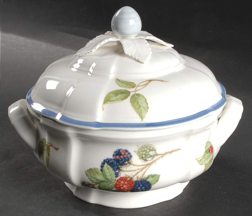 Cottage Round Covered Vegetable by Villeroy & Boch-1
