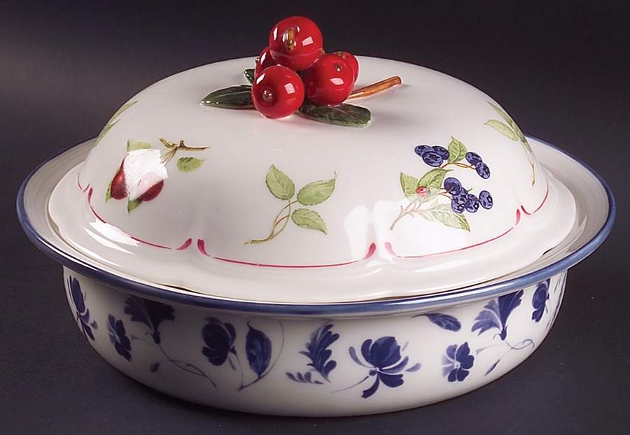 Cottage 11" Flat Covered Bowl by Villeroy & Boch-1