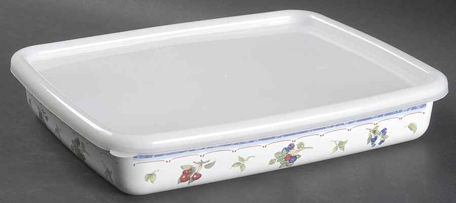 Cottage 1" Rectangular Metal Baker with Plastic Lid by Villeroy & Boch-1