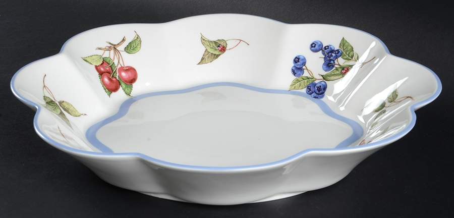 Cottage Scalloped Serving Bowl by Villeroy & Boch-1