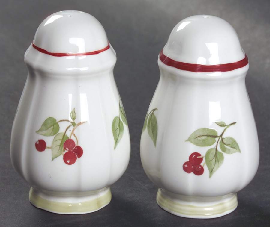 Joy Noel Salt & Pepper Set by Villeroy & Boch-1