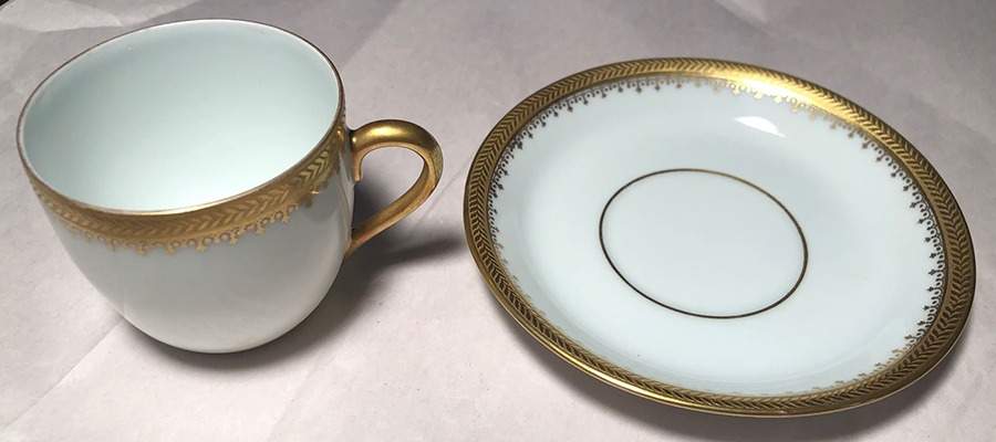 VTO85 Flat Cup & Saucer Set by Victoria (Austria)-1