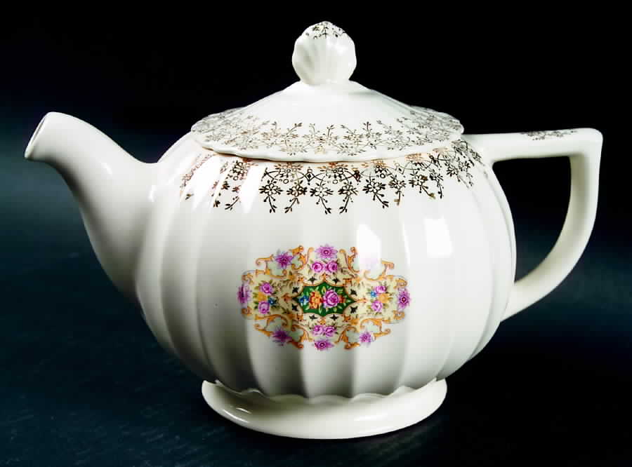 Melody Teapot & Lid by Vanity Fair-1