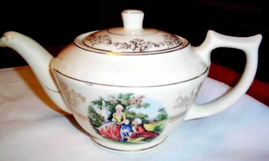 VOT1 Teapot & Lid by Vogt (Argentina)-1